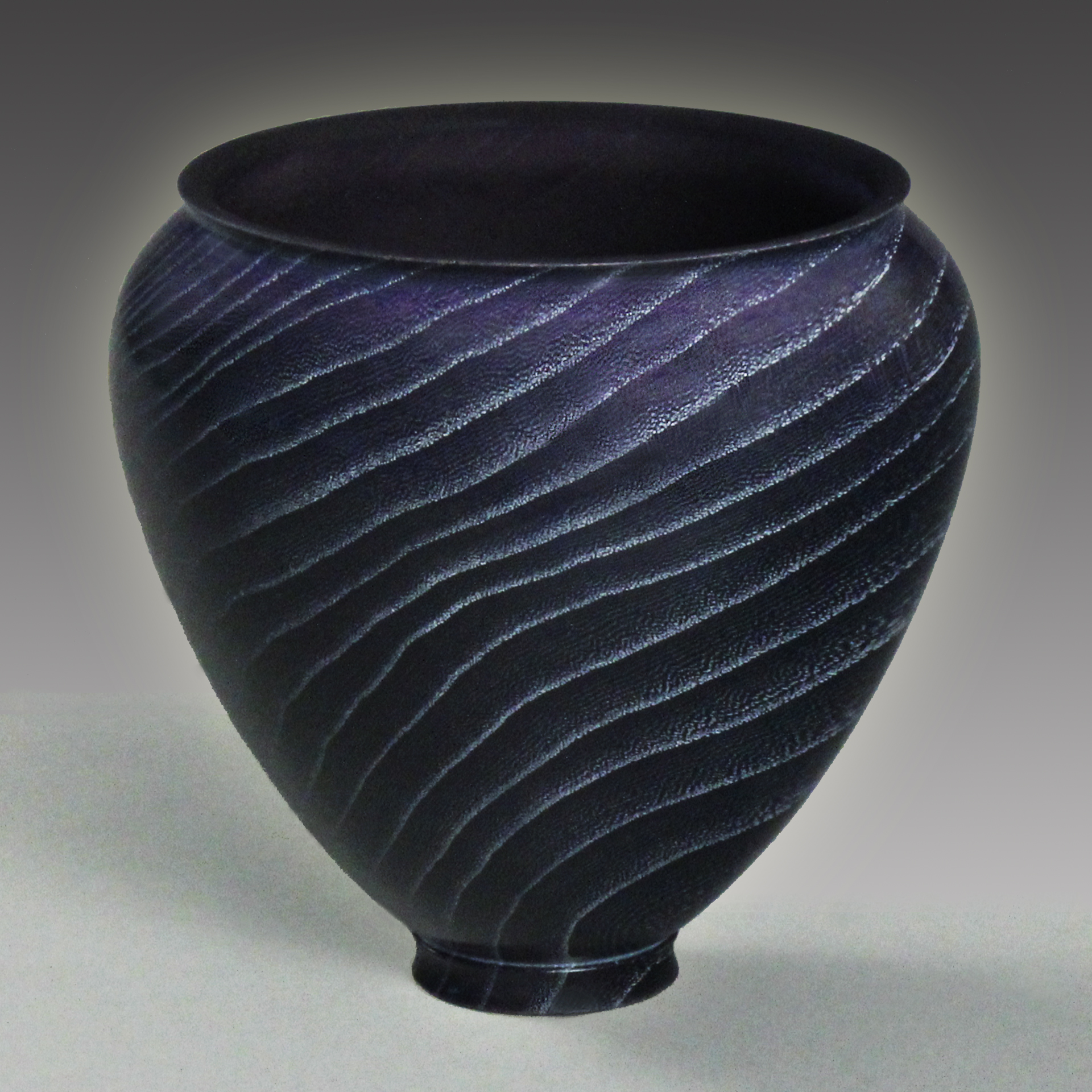 Hackberry vase dyed blue-purple